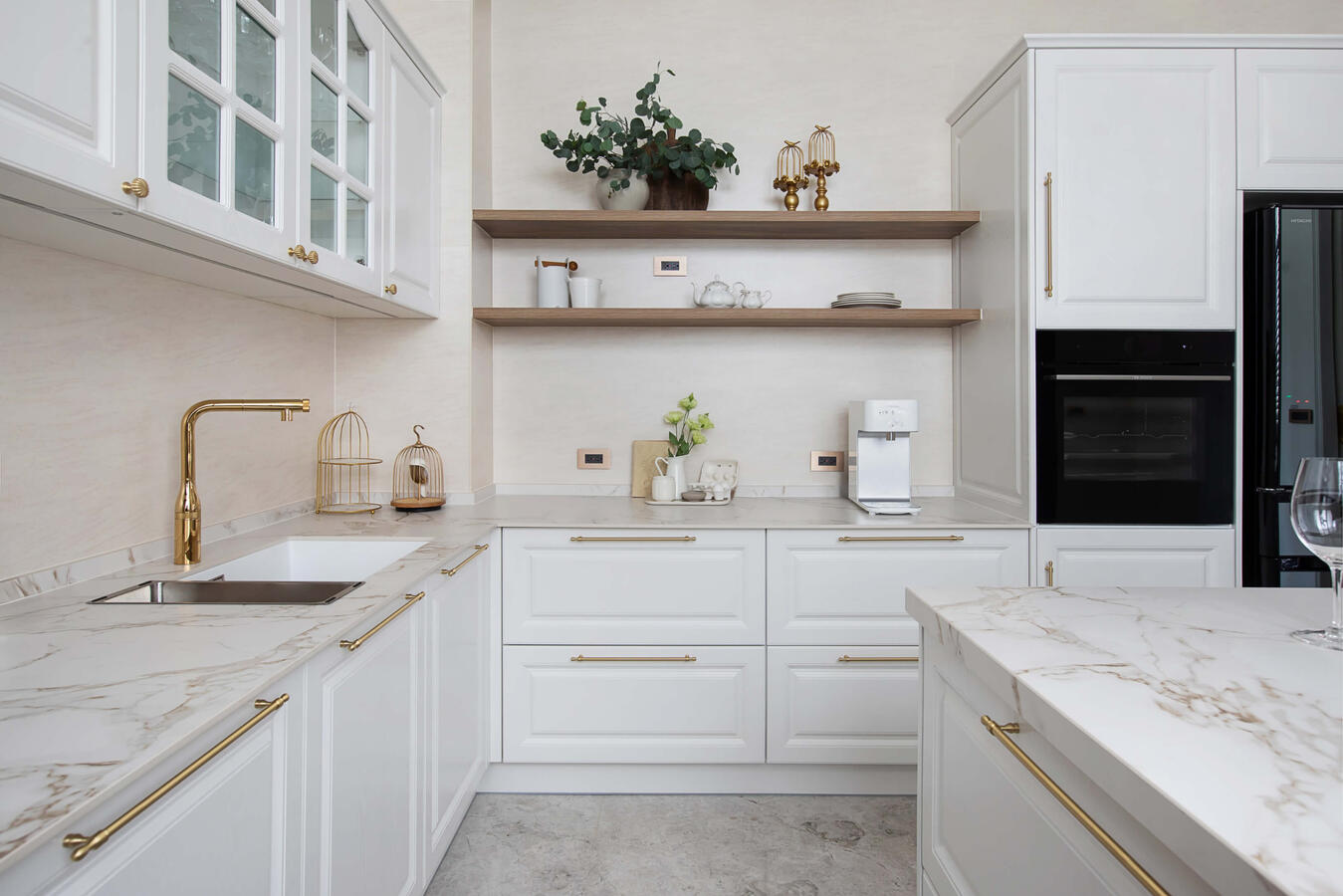 純白交響詩:帝通石中島的現代宅邸